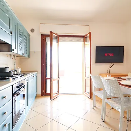 Casa A 300m Dal Mare - Aria Condizionata - Parcheggio Gratuito