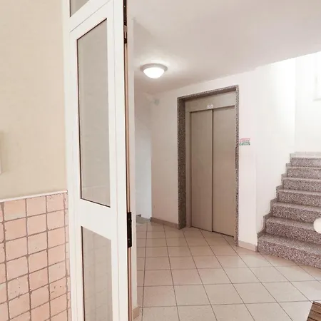 Apartment Casa A 300m Dal Mare - Aria Condizionata - Parcheggio Gratuito *