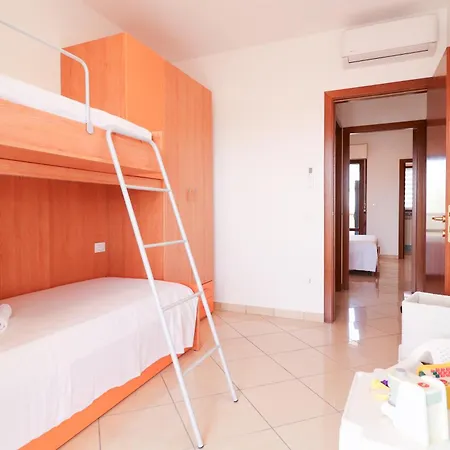 Casa A 300m Dal Mare - Aria Condizionata - Parcheggio Gratuito *