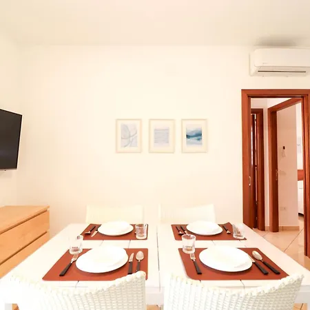 Apartment Casa A 300m Dal Mare - Aria Condizionata - Parcheggio Gratuito *