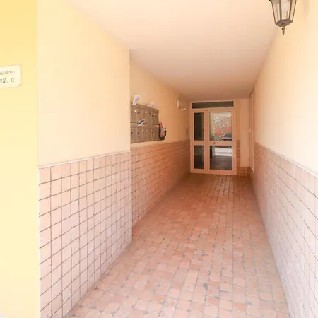 Casa A 300m Dal Mare - Aria Condizionata - Parcheggio Gratuito *