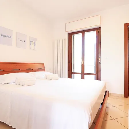 Casa A 500m Dal Mare - Aria Condizionata - Parcheggio Gratuito アパート アルバ・アドリアティカ