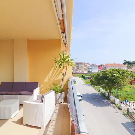 Casa A 500m Dal Mare - Aria Condizionata - Parcheggio Gratuito Lägenhet *