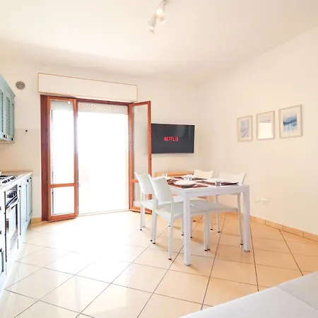 Casa A 500m Dal Mare - Aria Condizionata - Parcheggio Gratuito Lägenhet *